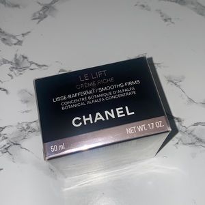 NWT Chanel Le Lift creme riche
Never used
Still in box/sealed
batch code is 1801